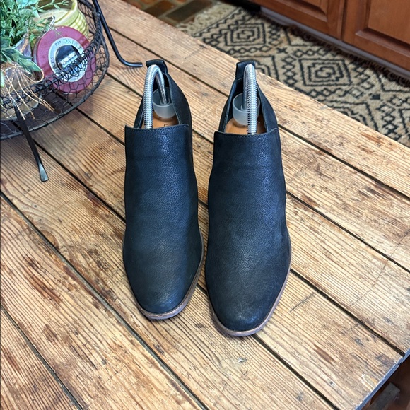 Lucky Brand Victory  suede ankle bootie in Black size 9.5 - Picture 2 of 11